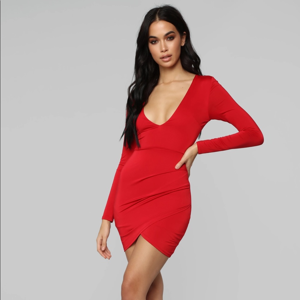 NWOT SIZE SMALL FASHION NOVA MINI RED DRESS